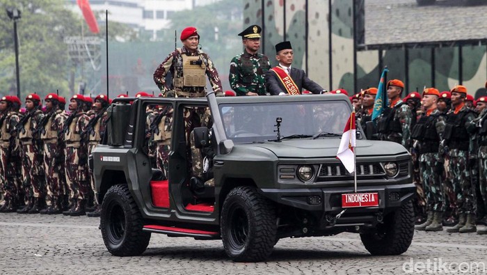 Atraksi Pasukan Pamer Skill di Gladi Bersih HUT ke-79 TNI Gladi bersih dalam rangka HUT ke-79 TNI digelar di Monumen Nasional (Monas), Jakarta, Kamis (3/10/2024). Gladi bersih diwarnai atraksi pasukan TNI.