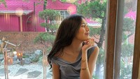 Semenjak menikah pada 23 Juni 2024 lalu, keduanya dikenal sebagai pasangan yang kompak dan romantis. Mereka bahkan sering kulineran bersama. Foto: Instagram @bebytsabina