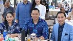 Romantis! Momen Beby Tsabina dan Rizki Natakusumah saat Kompak Kulineran