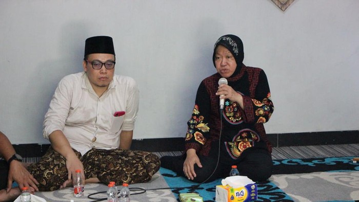 Cagub Tri Rismaharini bersama Gus Nabil Hasbullah, Pengasuh Ponpes Darul Hikam Joresan, Ponorogo
