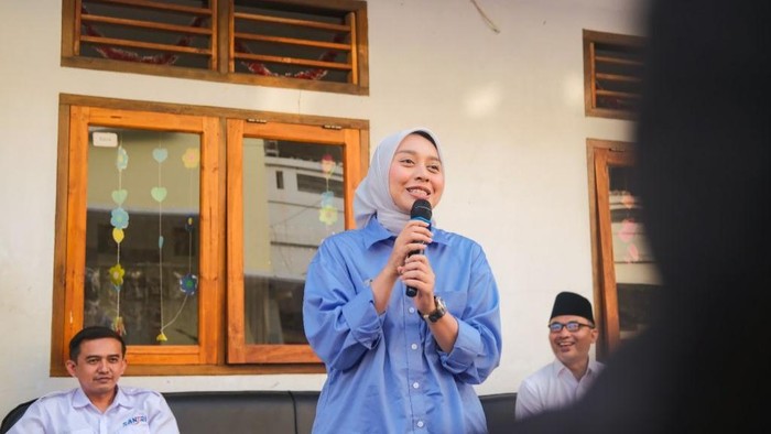 Calon Bupati Garut Luthfianisa Putri Karlina saat berkunjung ke Pondok Pesantren Sinarsari, Citeureup, Pameungpeuk.