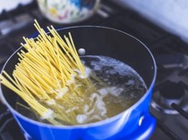 Tak Perlu Air Mendidih, Masak Pasta Juga Bisa Pakai Air Dingin