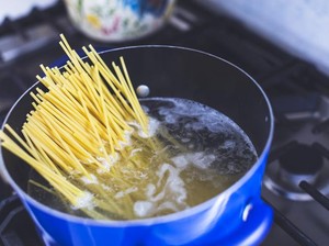 Pasta Sering Lengket? Chef Ungkap Cara Masak yang Tepat agar Al Dente