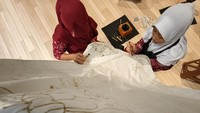 Para pembatik cilik binaan (Yayasan Pendidikan Astra) YPA-MDR asal Yogyakarta ini dilatih untuk bisa mengembangkan pendidikan non-akademis guna meningkatkan kreativitas dan kepercayaan diri. Terbukti dari hasilnya yang kini terlihat dipajang dan pasarkan dalam rangka Hari Batik Nasional di Jakarta.