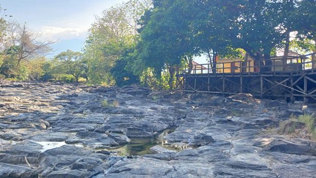 Debit air sungai Celebes Canyon mulai berkurang.