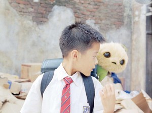 Sinopsis CJ7, Anak Laki-laki Bersahabat dengan Alien Lucu dari Planet Lain