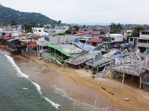Bangunan di Pesisir Pasifik Meksiko Hancur Dihantam Badai John