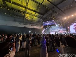 Fangirling Konser TXT Pakai Zoom Jernih Samsung Galaxy S24 FE