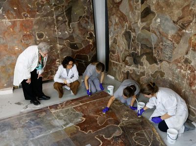 Ilmuwan di Spanyol Manfaatkan Bakteri untuk Restorasi Lukisan Dinding