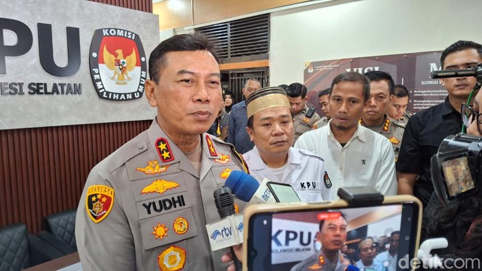 Kapolda Sulsel Irjen Yudhiawan Wibisono.