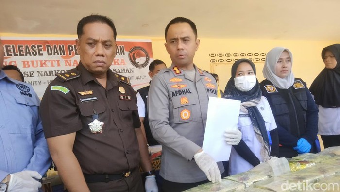 Kapolres Asahan memaparkan pengungkapan 25 kg sabu yang digagalkan peredarannya. (Perdana Ramadhan / detikSumut)