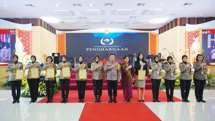 Kapolri saat menghadiri HUT ke-76 Polwan (dok. Polri)