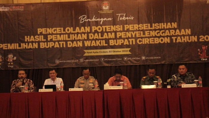 Kegiatan Bimtek Pengelolaan Potensi Perselisihan Pilkada yang diselenggarakan oleh Komisi Pemilihan Umum (KPU) Kabupaten Cirebon