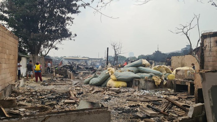Kondisi Lapak dan Rumah Hangus di Kalideres