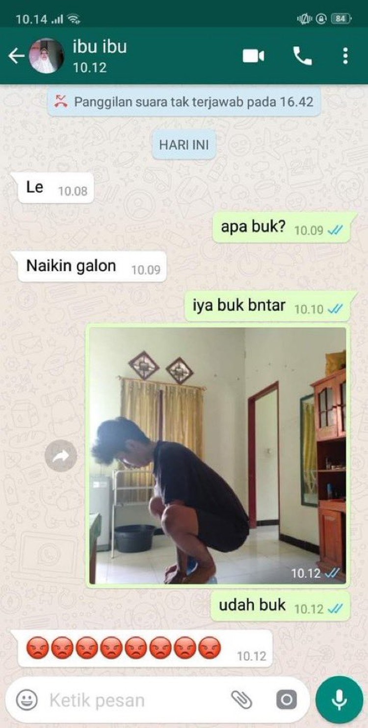 Haduh, netizen Indonesia ada aja gebrakannya. Suka bikin ngakak. Kayak kumpulan chat absurd berikut ini, nih.