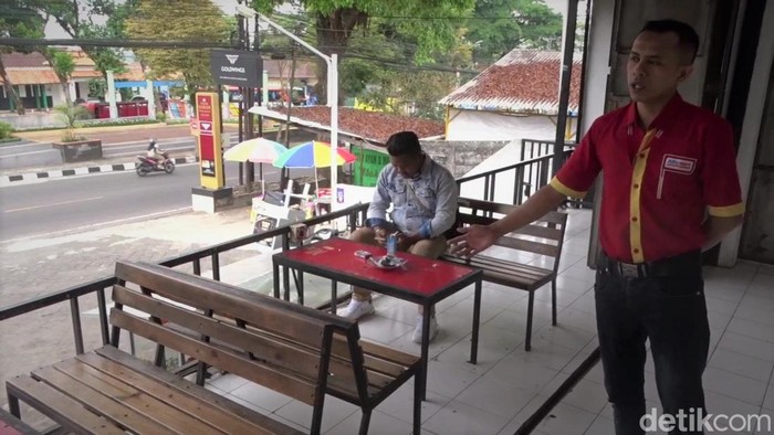Lokasi minimarket yang digunakan untuk perkelahian pelajar. Foto diunggah Kamis (3/10/2024).