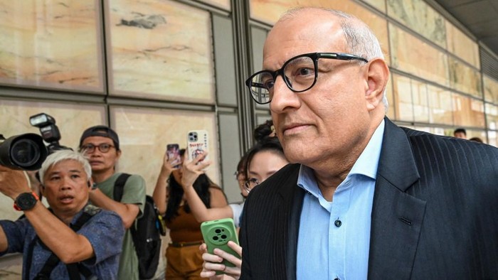 Singapores former Minister for Transport and Minister-in-charge for Trade Relations S. Iswaran arrives for sentencing at the Supreme Court in Singapore on October 3, 2024. Singaporean former minister was convicted of obstruction of justice and accepting illegal gifts. (Photo by Roslan RAHMAN and ROSLAN RAHMAN / AFP)