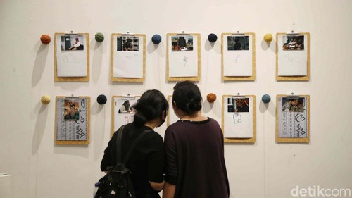 Jakarta Binnale kembali hadir di galeri Taman Ismail Marzuki, Jakarta. Yuk lihat karya-karya yang dipamerkan.