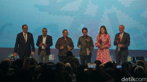 Menkes Budi Gunadi Sadikin saat membuka Indonesia International Cancer Conference (IICC) 2024 di Nusa Dua, Kabupaten Badung, Bali, Kamis (3/10/2024).