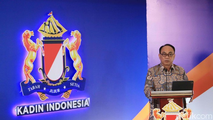 Menkominfo Budi Arie Setiadi menghadiri sarasehan di Menara Kadin, Jakarta. Budi Arie bicara judi online yang jadi tantangan pertumbuhan ekonom Indonesia 8%.