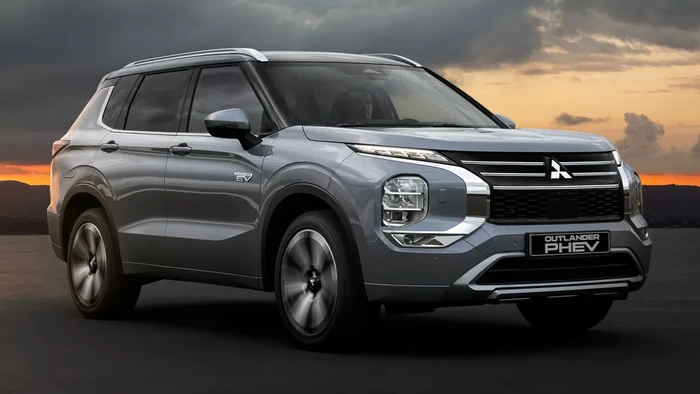 Mitsubishi Outlander PHEV 2025