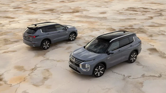 Mitsubishi Outlander PHEV 2025