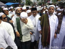Momen Ridwan Kamil Digandeng Habib Ali Kwitang