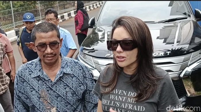 nikita mirzani Nikita Mirzani saat ditemui di Polda Metro Jaya