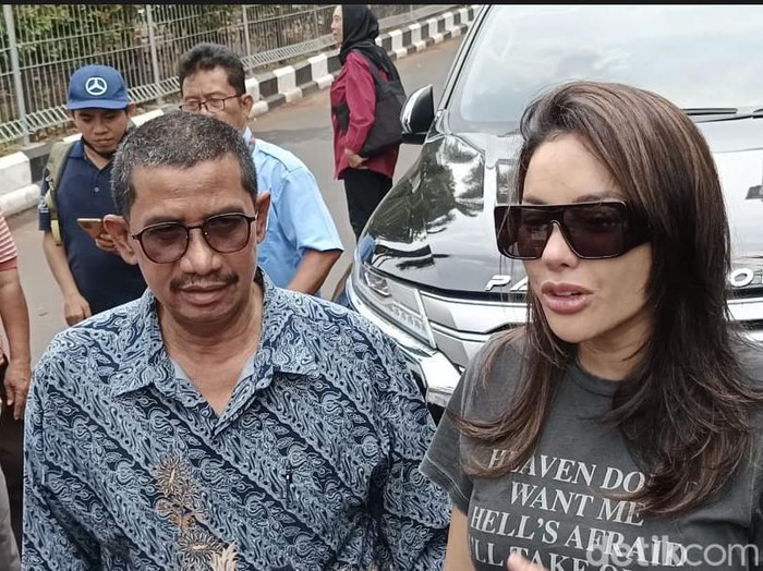 nikita mirzani Nikita Mirzani saat ditemui di Polda Metro Jaya