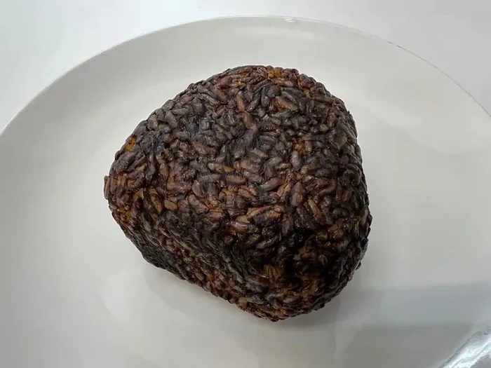 onigiri dengan miso berusia 20 tahun