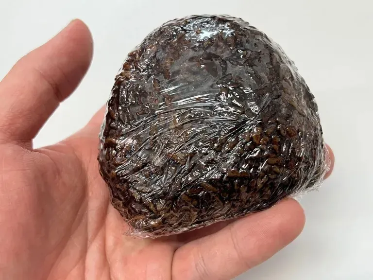 onigiri dengan miso berusia 20 tahun