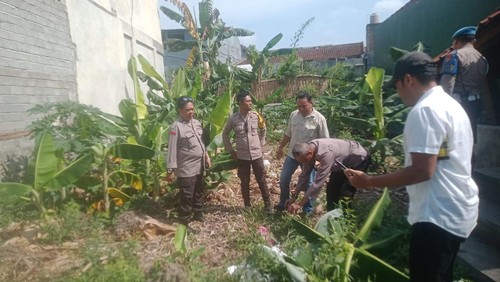 Penemuan mayat bayi perempuan di kebun warga Lingkungan Batu Dawe, Kelurahan Tanjung Karang, Kecamatan Sekarbela, Kota Mataram, NTB, Kamis, (3/10/2024) pagi. (Dok. Polresta Mataram)