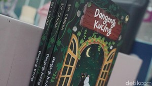 Namanya dikenal sebagai penulis melankolis dan dua buku di antaranya sukses diadaptasi ke layar lebar.  Foto: Tripa Ramadhan/ detikcom
