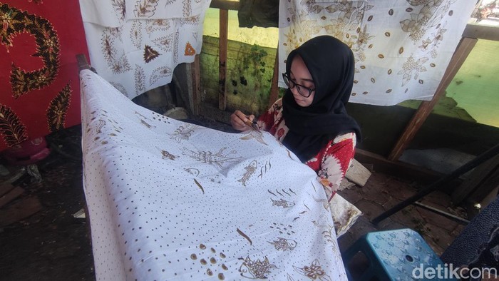 Perajin batik Sidoarjo