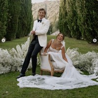 Bintang serial Stranger Things itu dan Jake Bongiovi menggelar pernikahan lagi pada Oktober 2024 ini dengan lebih meriah dan mewah. Keduanya membagikan foto-foto pernikahan mereka yang digelar indah di Villa Cetinale di Tuscany, Italia. Menurut Architectural Digest, lokasi pernikahan Millie itu dianggap sebagai salah satu vila paling memesona di Tuscany.  Foto: Dok. divinedayphotography, camillaboniekevents