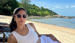 Senyum Manis Pevita Pearce Liburan di Ko Samui