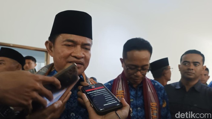 Pj Gubernur NTB Hassanudin di Lombok Timur, Kamis (3/10/2024). (Edi Suryansyah/detikBali)
