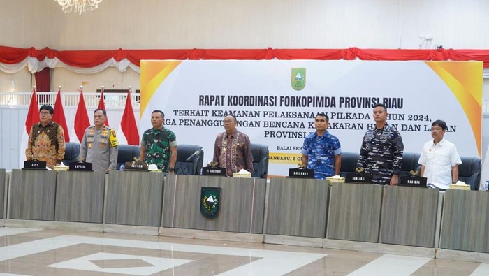 Pj Gubernur Riau Rahman Hadi menggelar rapat koordinasi bersama forkopimda membahas berbagai isu strategis. (Foto: Dok Diskominfotik Riau).