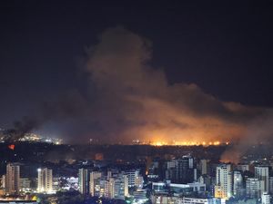 Video: Detik-detik Ledakan Besar di Beirut Terekam Setelah Pesawat Mendarat