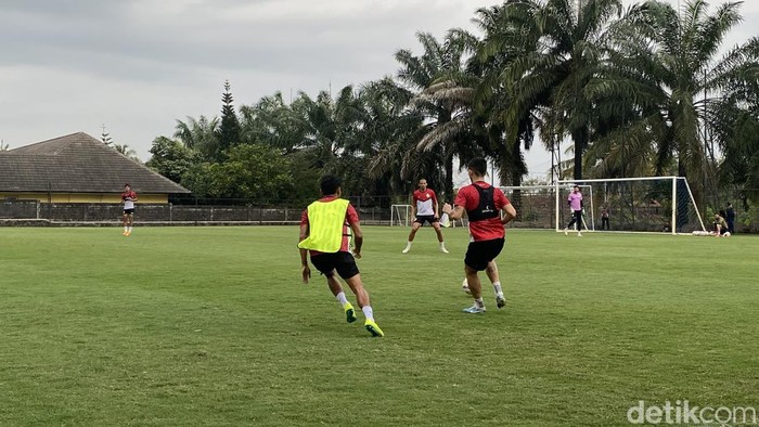 Sesi latihan PSS Sleman di Lapangan Pakembinangun, Sleman, Kamis (3/10/2024).