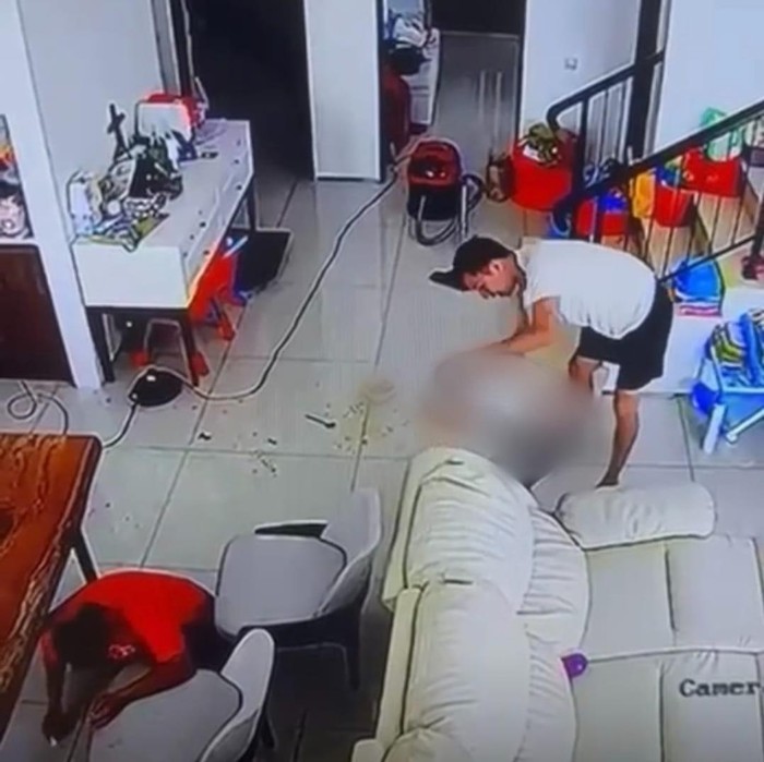 Rekaman CCTV ayah di Surabaya aniaya anak autis
