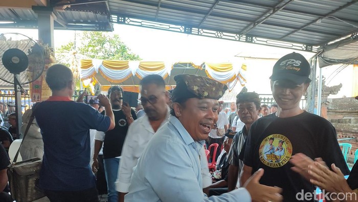 Cawabup Tabanan I Nyoman Ardika saat berkampanye.