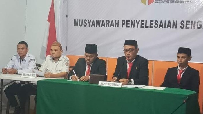 Sidang Bawaslu Gorontalo Utara kabulkan gugatan Calon Bupati Ridwan di Pilkada 2024. Dokumen Istimewa
