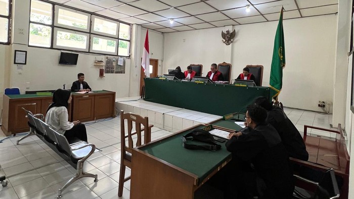 Sidang pembacaan putusan kepada Eks Kabid Disdik Mura Netty Herawati di PN Palembang