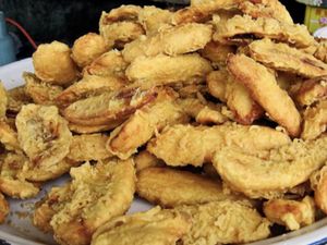 Pelit! Suami Paksa Istrinya untuk Patungan Beli Pisang Goreng
