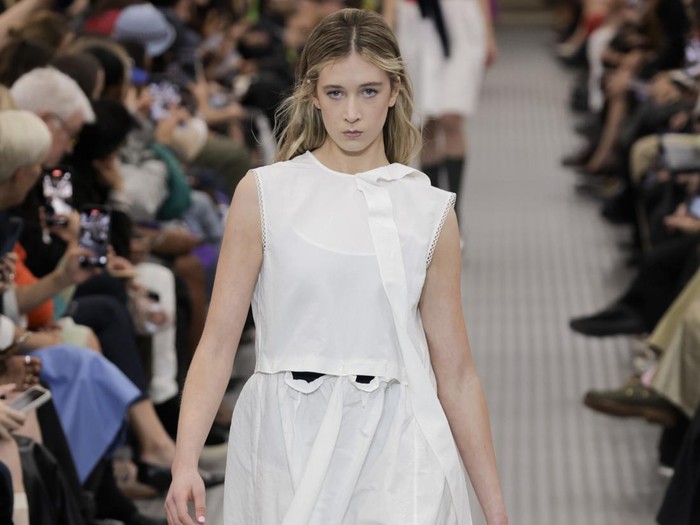 Sunday Rose tampil di peragaan busana Miu Miu Ready to Wear Spring/Summer 2025 sebagai bagian dari Paris Fashion Week pada 01 Oktober 2024 di Paris, Prancis.