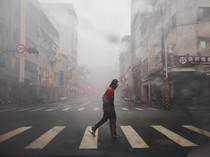 Taiwan Tutup Diri saat Topan Terbesar Dalam 30 Tahun Terakhir Hadir
