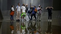 Untuk mengunjunginya harus menuruni tangga panjang ke dalam tanah. Sesampainya di ruangan besar, inilah katedral yang memiliki puluhan pilar seberat 500 ton yang menopang langit-langitnya.  