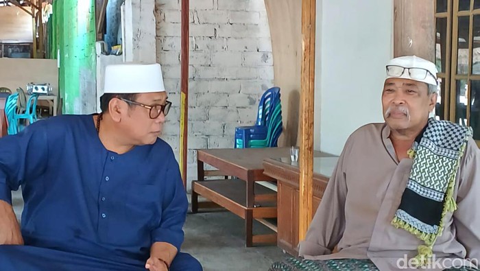 Cawagub Suhaili Fadil Thohir saat mengunjungi kediaman Miq Dar di Sekotong, Lombok Barat, Kamis (3/10/2024).
Foto: Helmy Akbar / detikBali