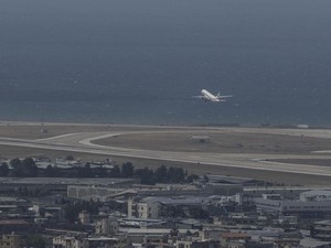Upaya Sejumlah Negara Evakuasi Warganya dari Lebanon